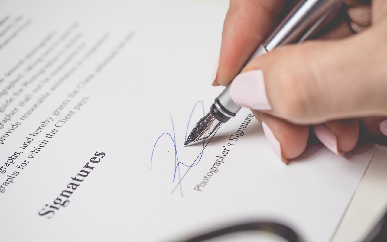❌ Figure: Bad example - Handwritten signatures cause delays and inefficiencies