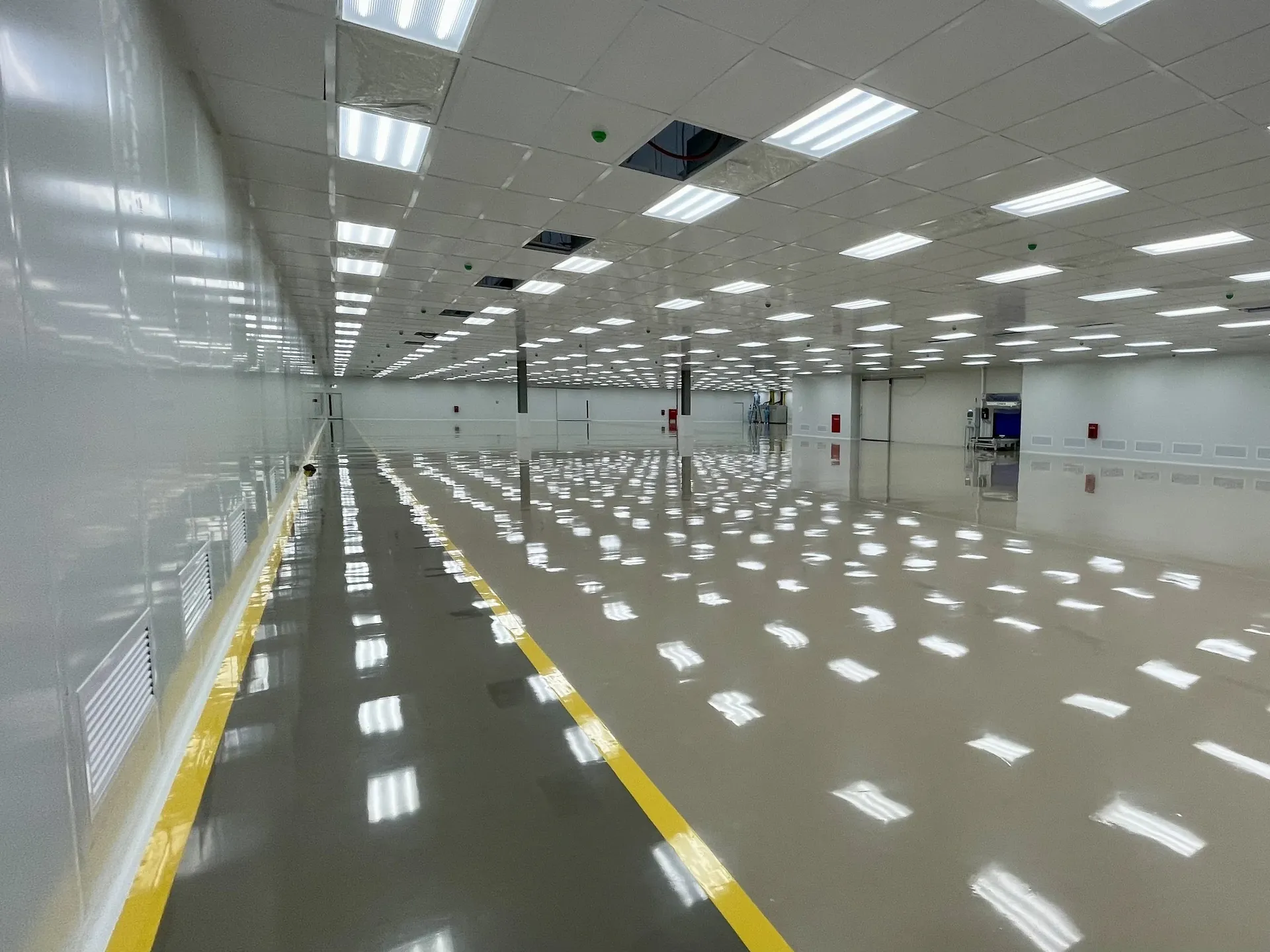 Epoxy-Floored Cleanroom Facility