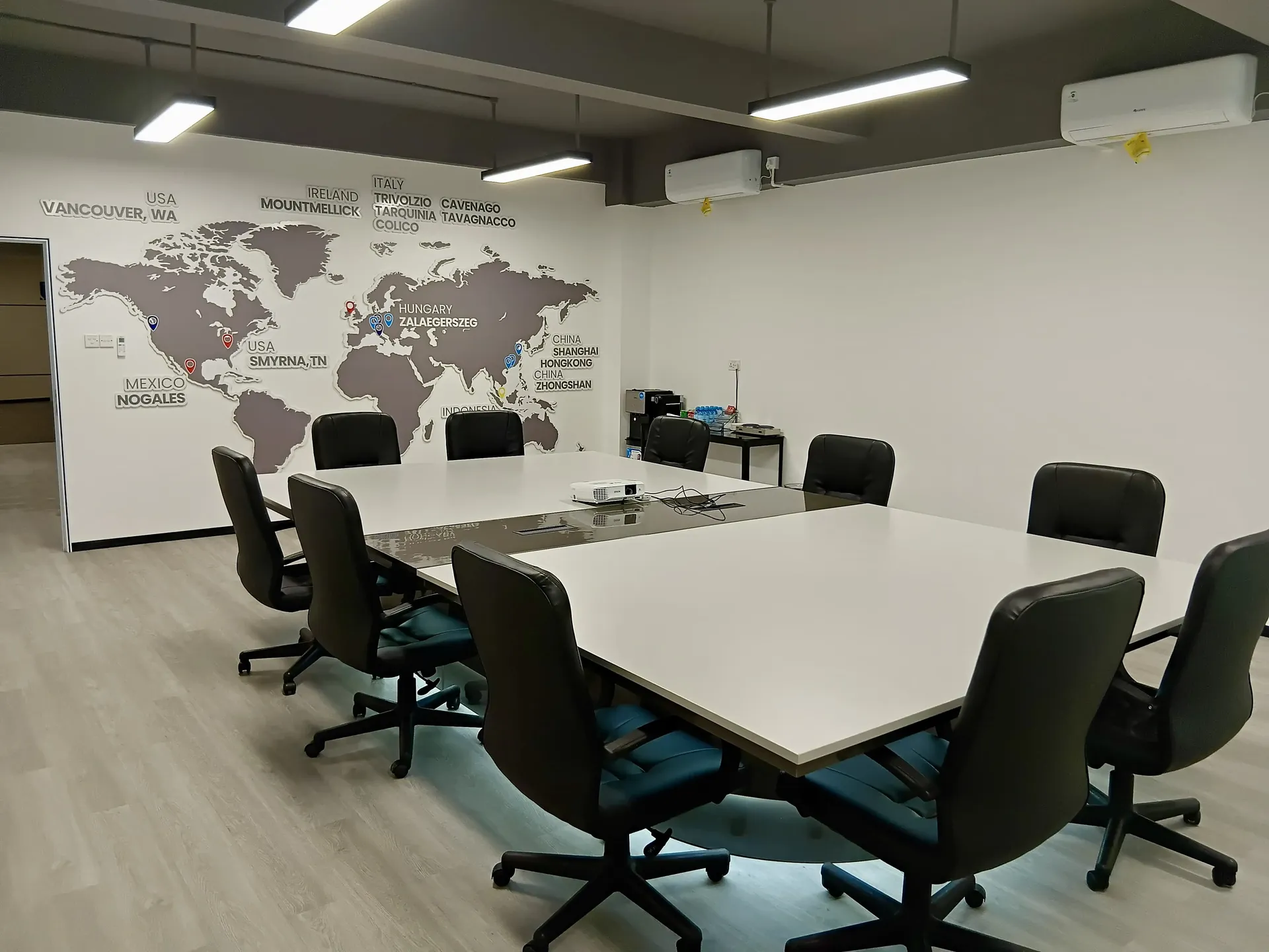Modern Meeting Room Renovation