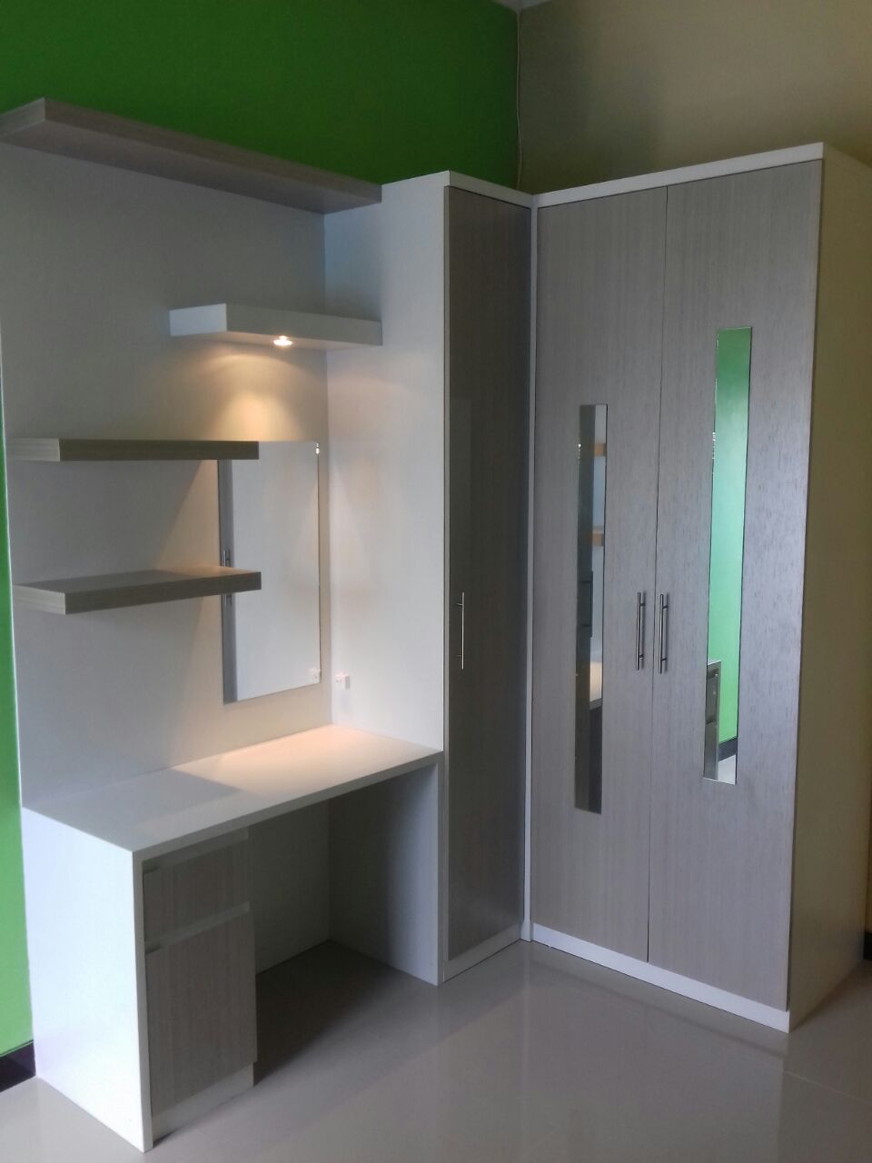 Almari kustom minimalis