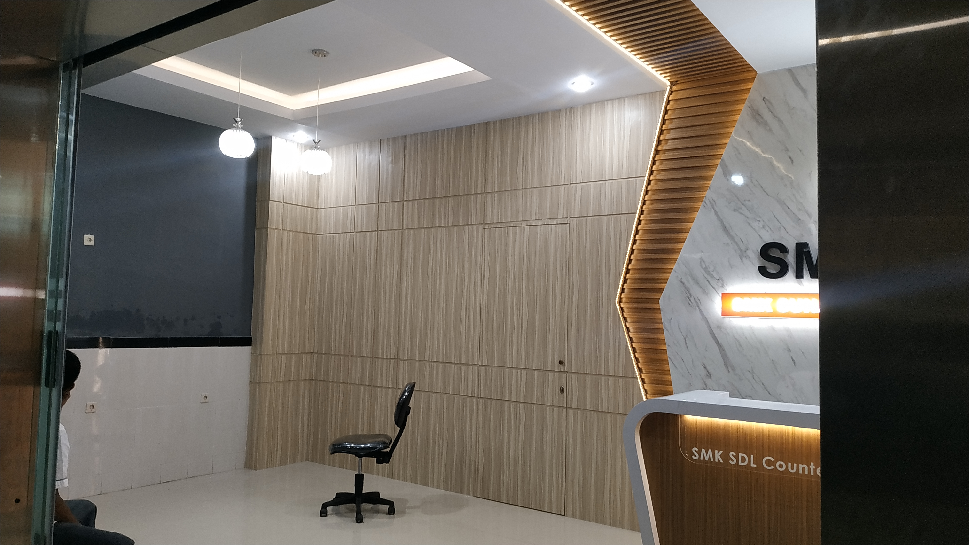 Interior lobby sekolah