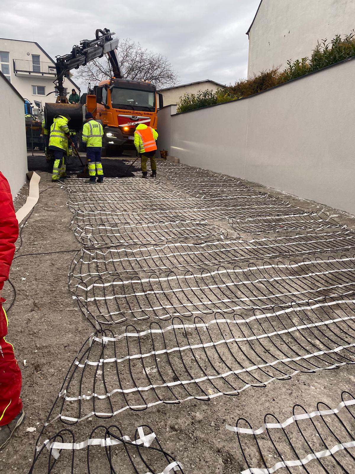 Vyhrievaný asfalt na vjazde do garáže