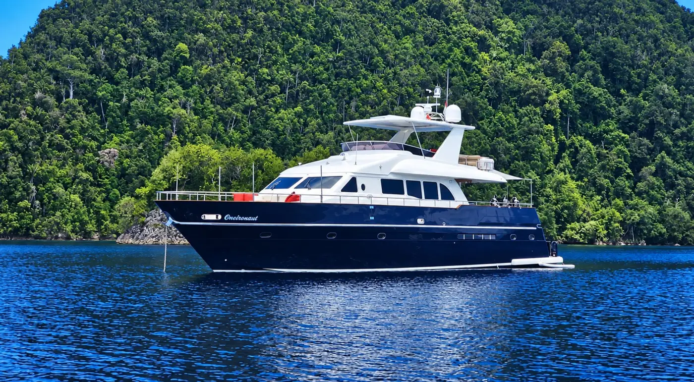 Le yacht Philippines Explorer II, Philippines