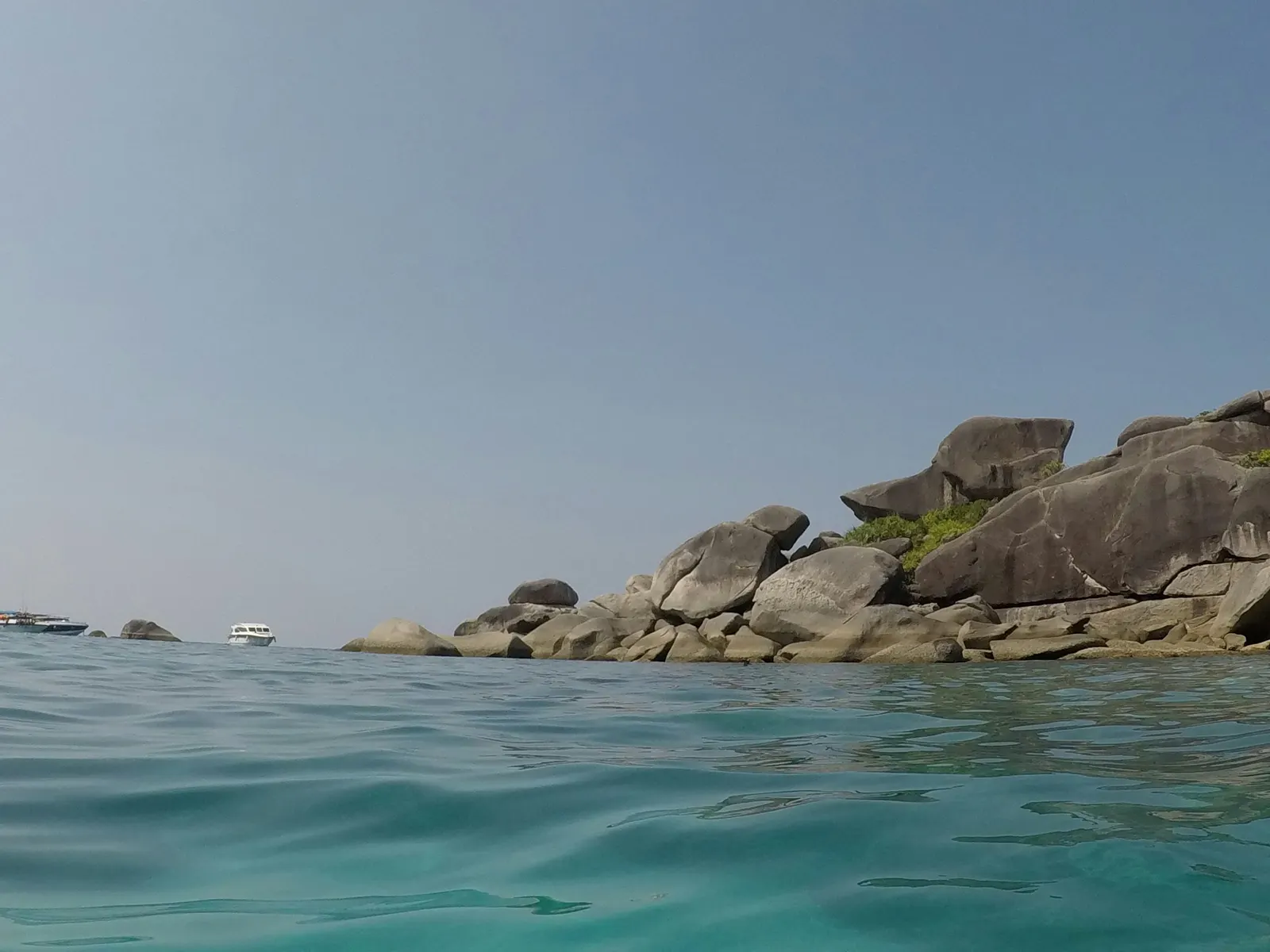 Rochers de granit à fleur d'eau, îles Similan