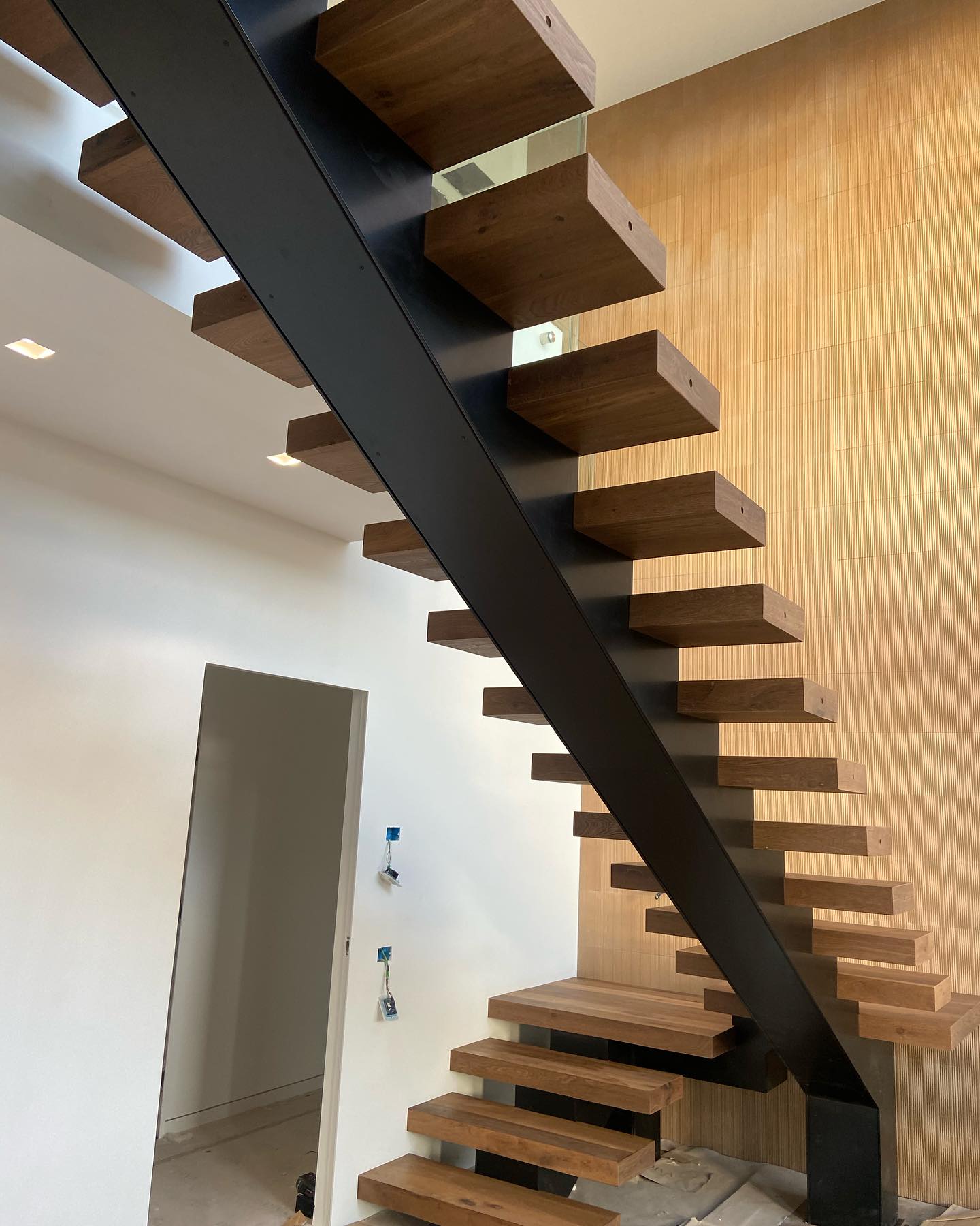 Rivestimento Scale in Legno su Misura