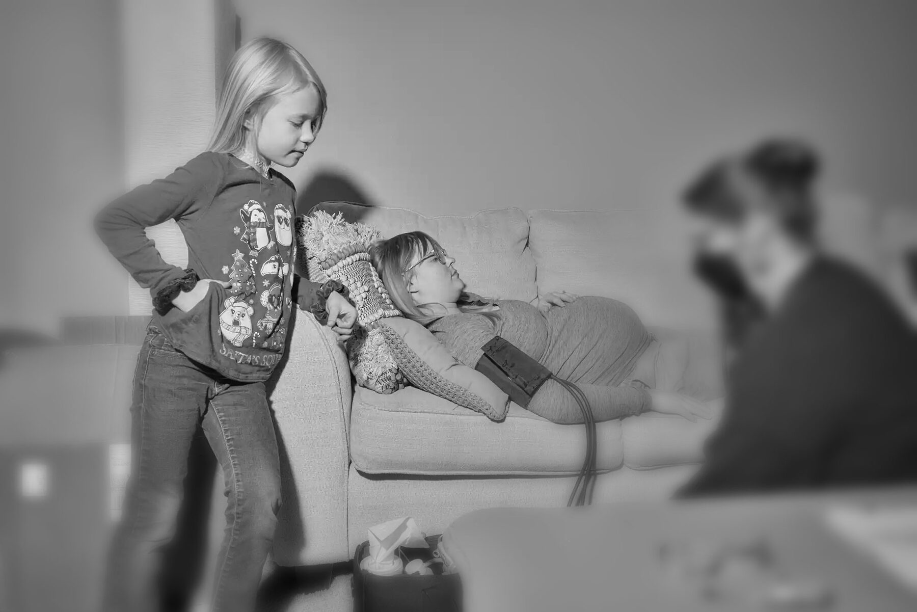 A whole family present and involved during a home birth