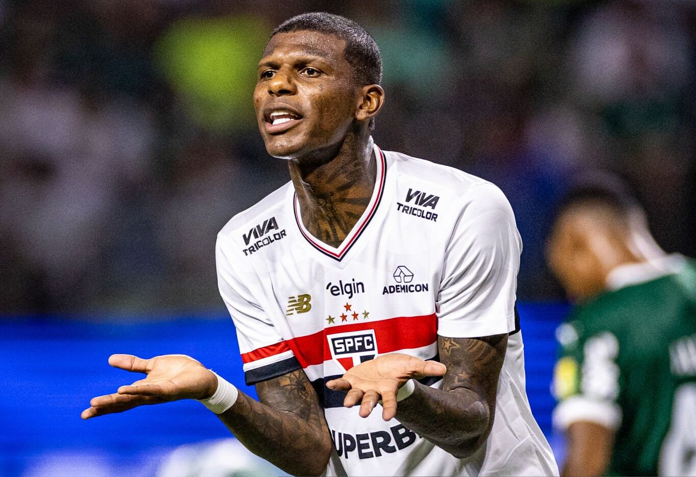 Robert Arboleda supera crisis en São Paulo con multa - Robert Arboleda en acción con São Paulo