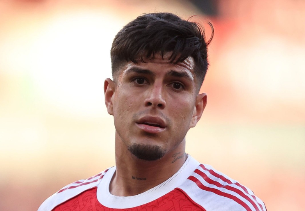 Hincapié queda en banquillo en semis de Champions