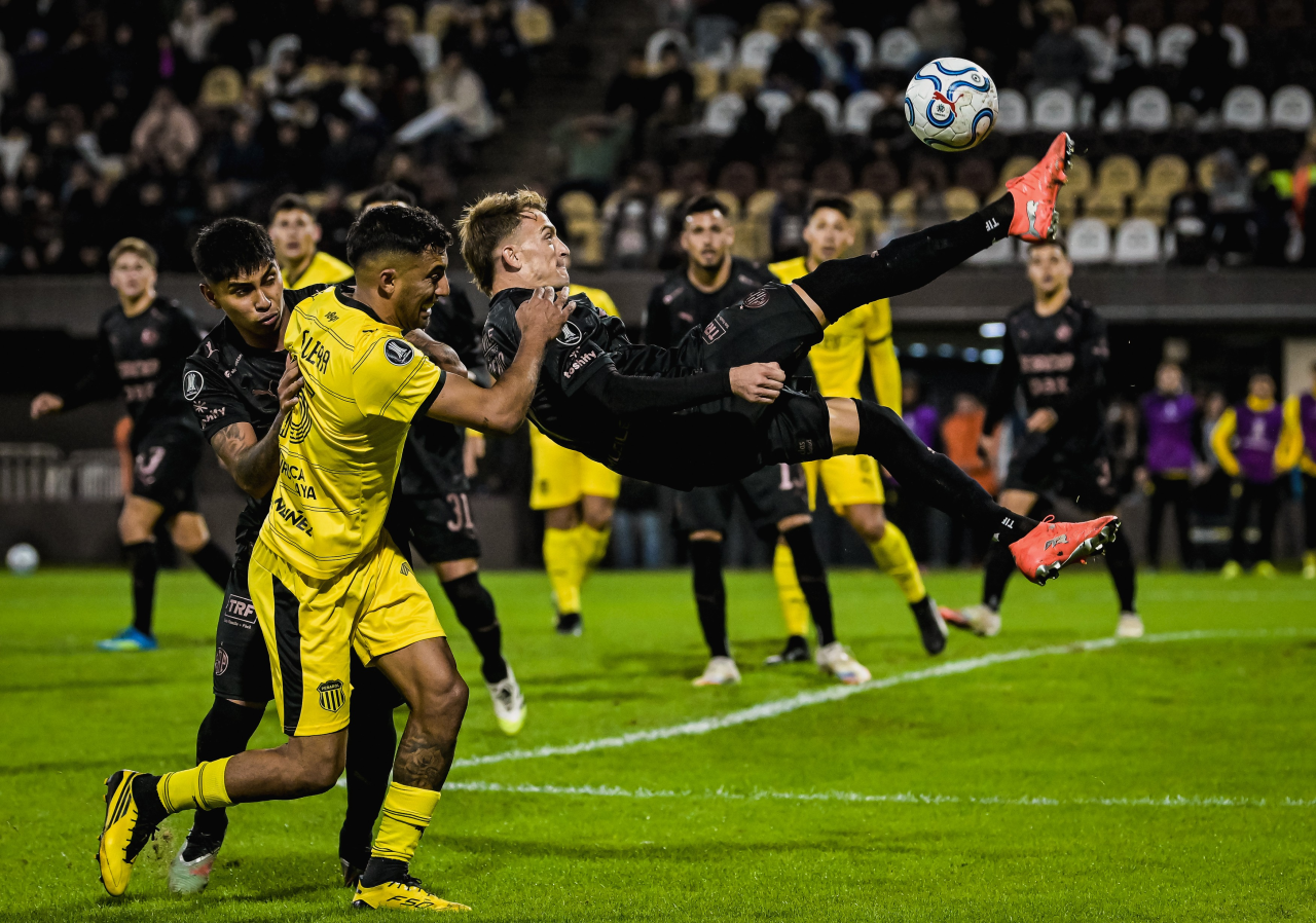 Platense empató con Peñarol en la Copa Libertadores