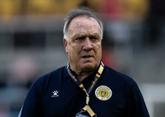 Dick Advocaat regresa a Curazao para Mundial