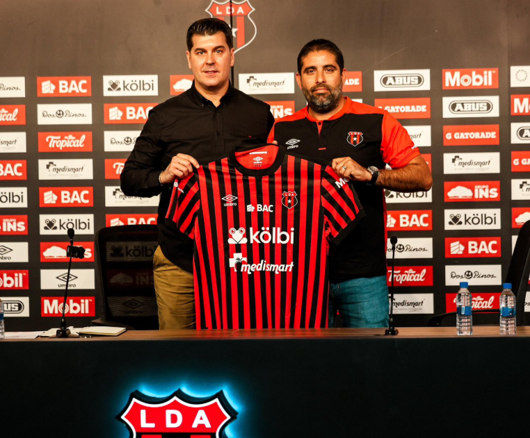 Ismael Rescalvo supera su etapa en Barcelona SC