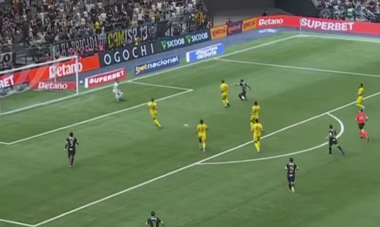 Alan Minda estrena gol con Atlético Mineiro en Brasileirão