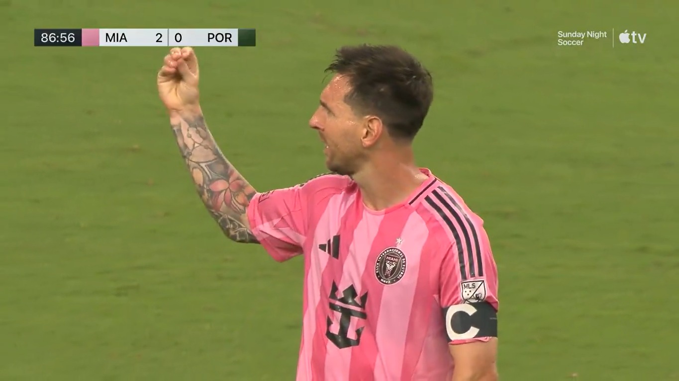Messi reacciona ante canto de 'Jugadores' de hinchada