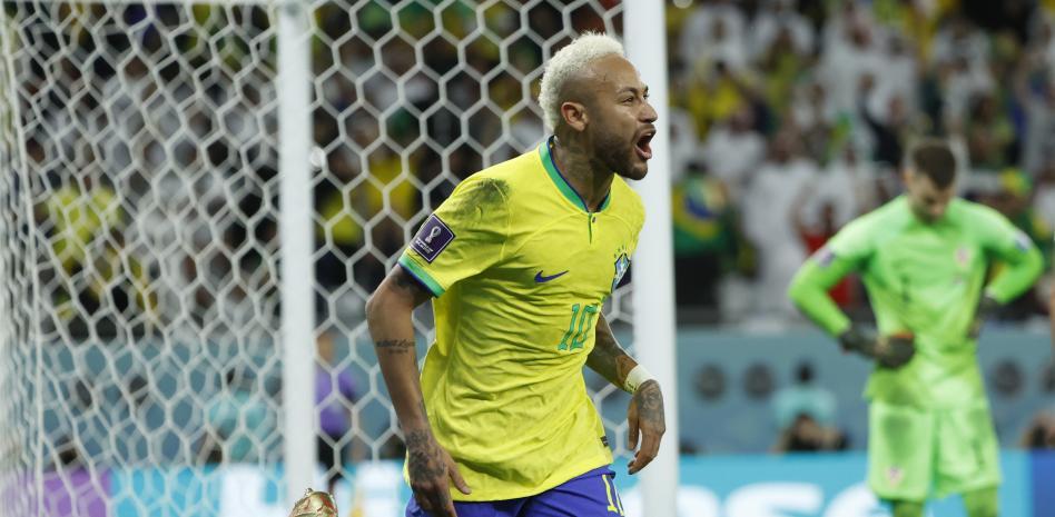 Neymar supera dudas y se suma a Brasil para el Mundial - Neymar en acción con la selección brasileña