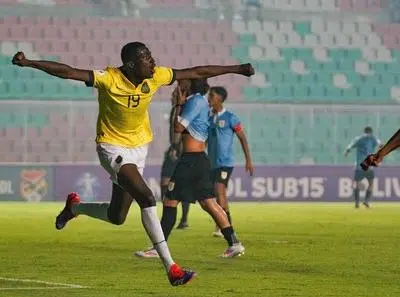 Beccacece evalúa a jóvenes promesas ecuatorianas para el Mundial 2026