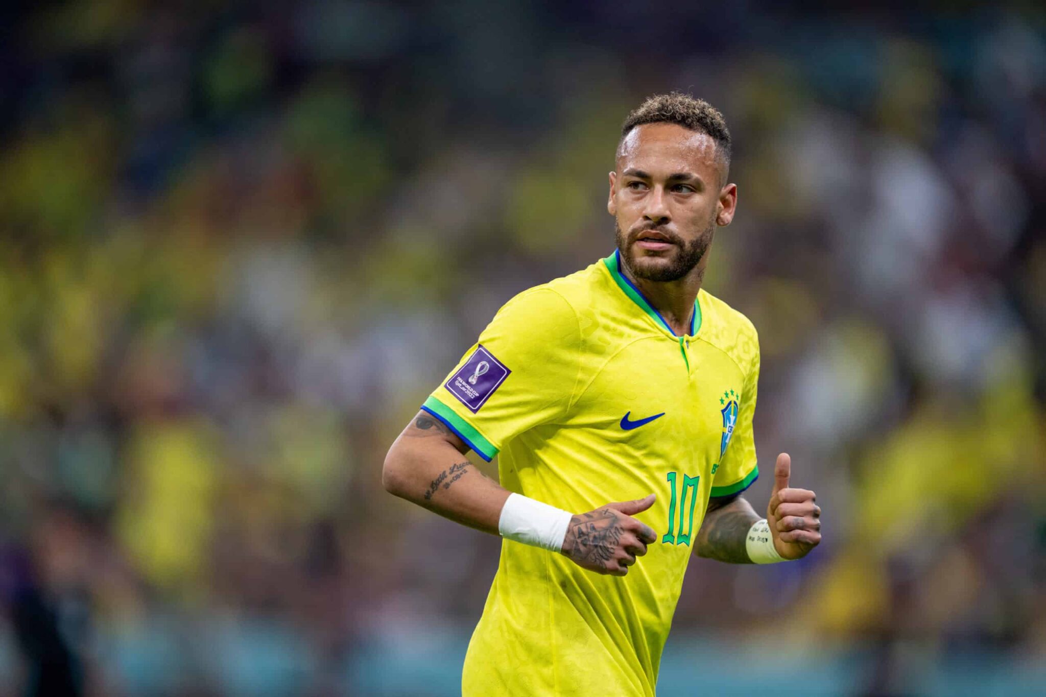 Neymar sufre molestia en el gemelo y se somete a exámenes