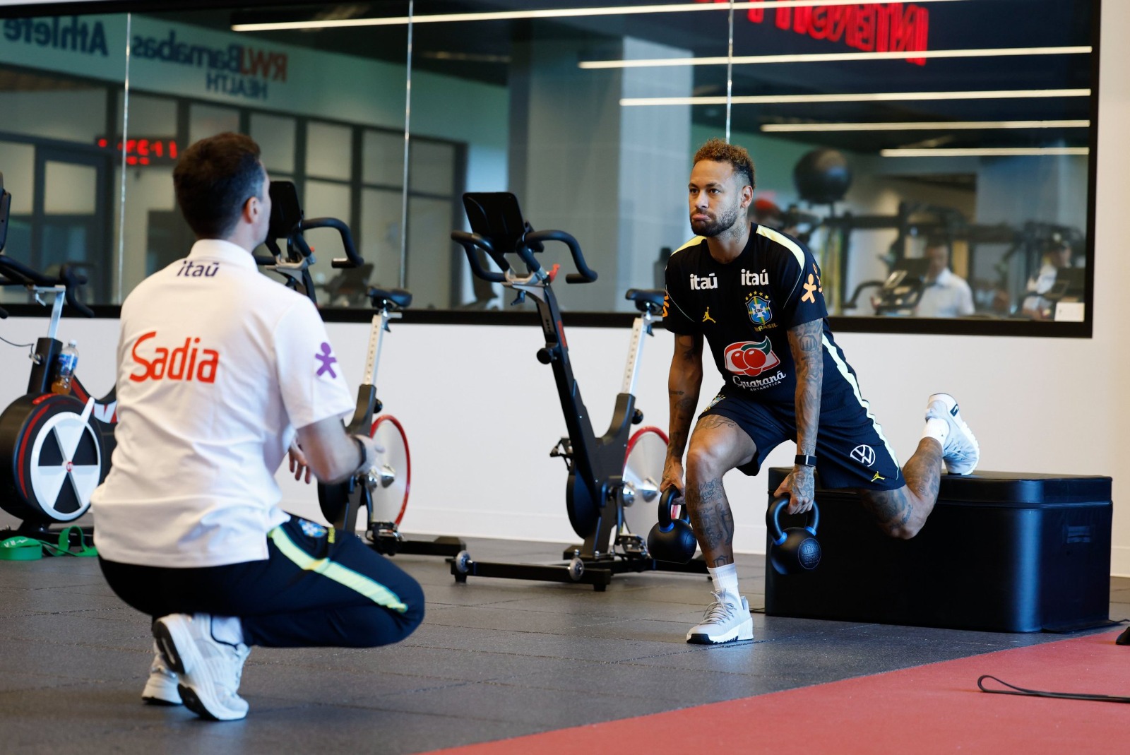 Neymar se pierde amistoso con Egipto por lesión