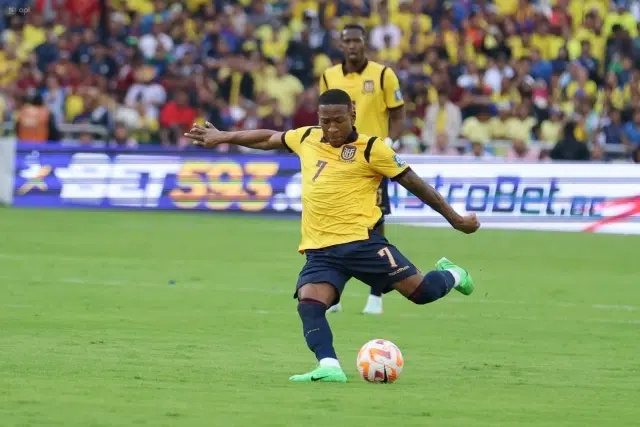 img of Pervis Estupiñán sella la goleada de Ecuador ante Guatemala con un golazo
