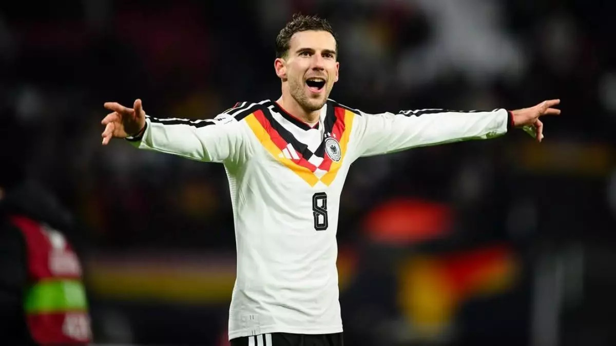 img of Goretzka es perseguido por su fanático en el Mundial