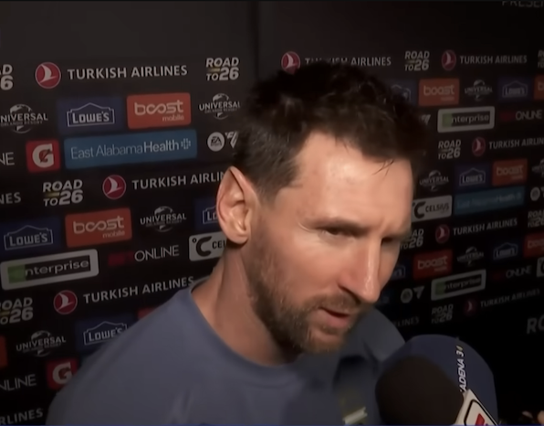 Messi supera con récord a los 38 años y afirma: pienso en lo colectivo - Messi celebra su gol con la Selección Argentina
