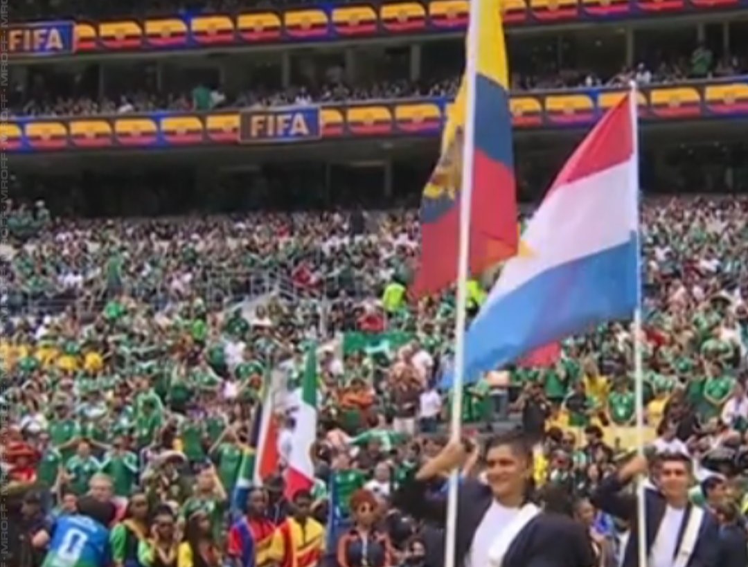 img of México rinde homenaje a las 48 banderas en la Copa Mundial
