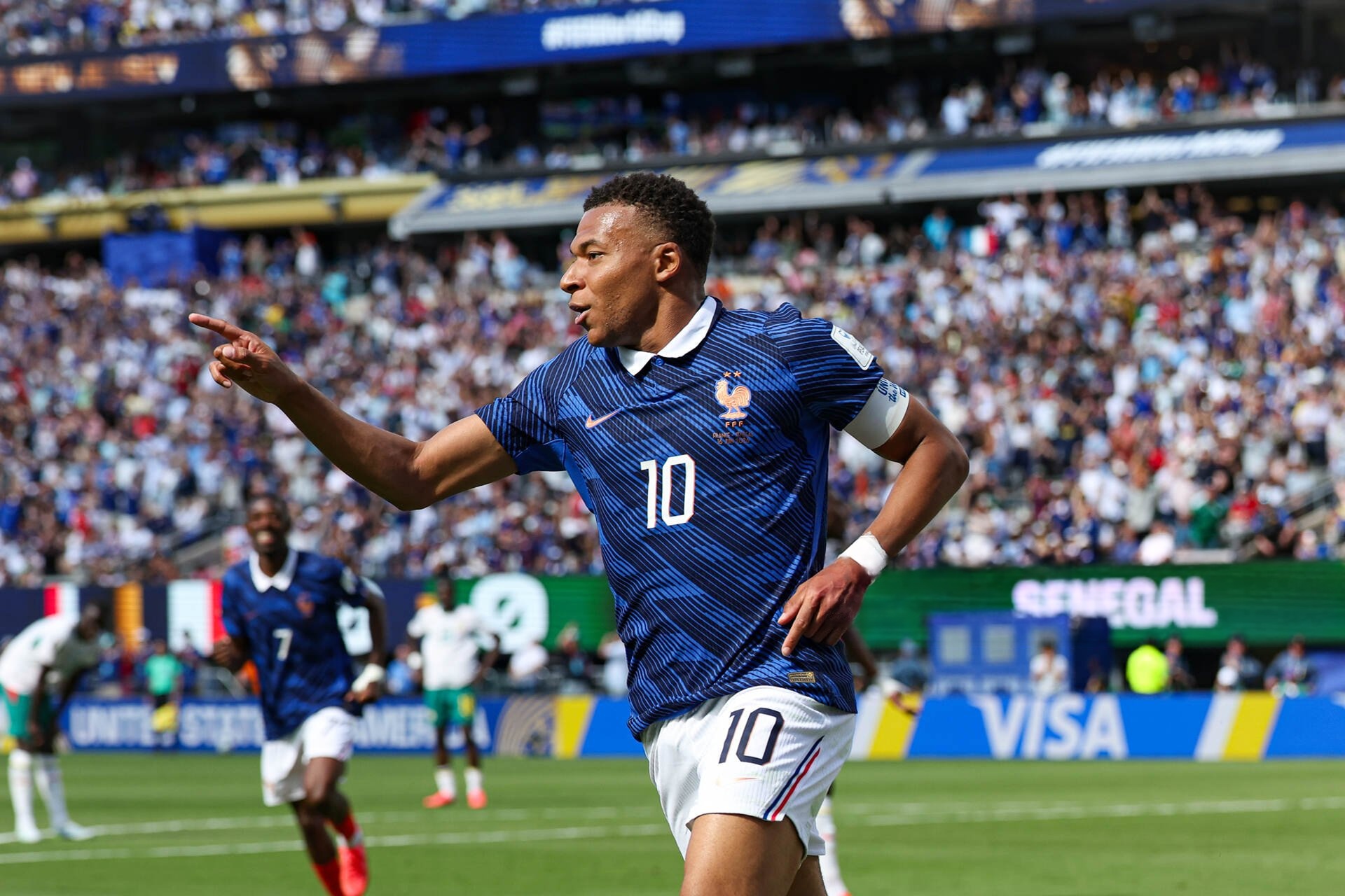 Mbappé lidera a Francia a una victoria 3-1 sobre Senegal