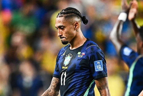 Raphinha sufre lesión muscular y se perderá duelo clave ante Escocia