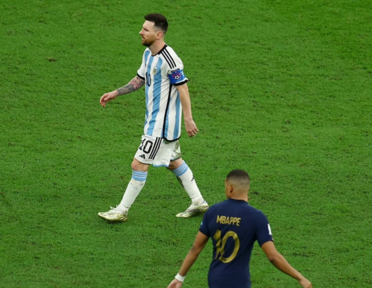 Mbappé: "No miro lo que hace Leo", se enfoca en superar a Messi en goles - Mbappé y Messi, en la carrera por el récord de goles en Mundiales