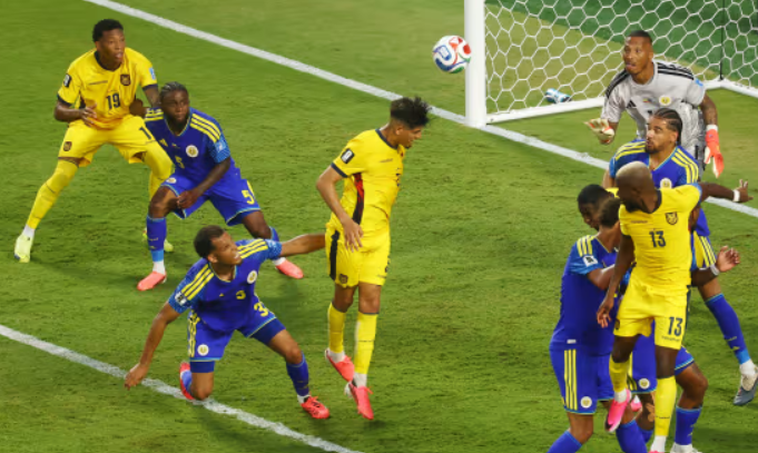 img of Ecuador busca la victoria ante Alemania para mantener viva la ilusión en la Copa del Mundo