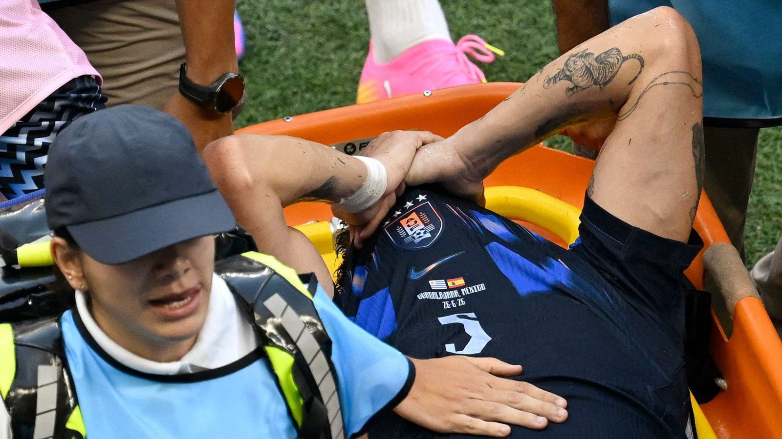 Ugarte sufre rotura de ligamentos cruzados en la rodilla derecha - Manuel Ugarte se lesionó la rodilla derecha