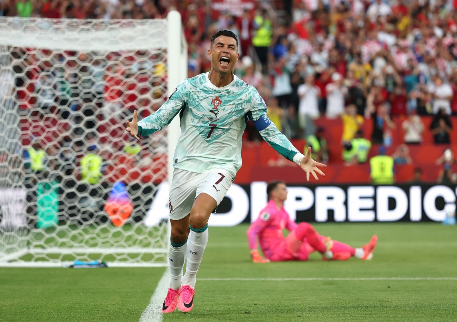 Cristiano Ronaldo sella la victoria de Portugal con su primer gol en eliminatorias