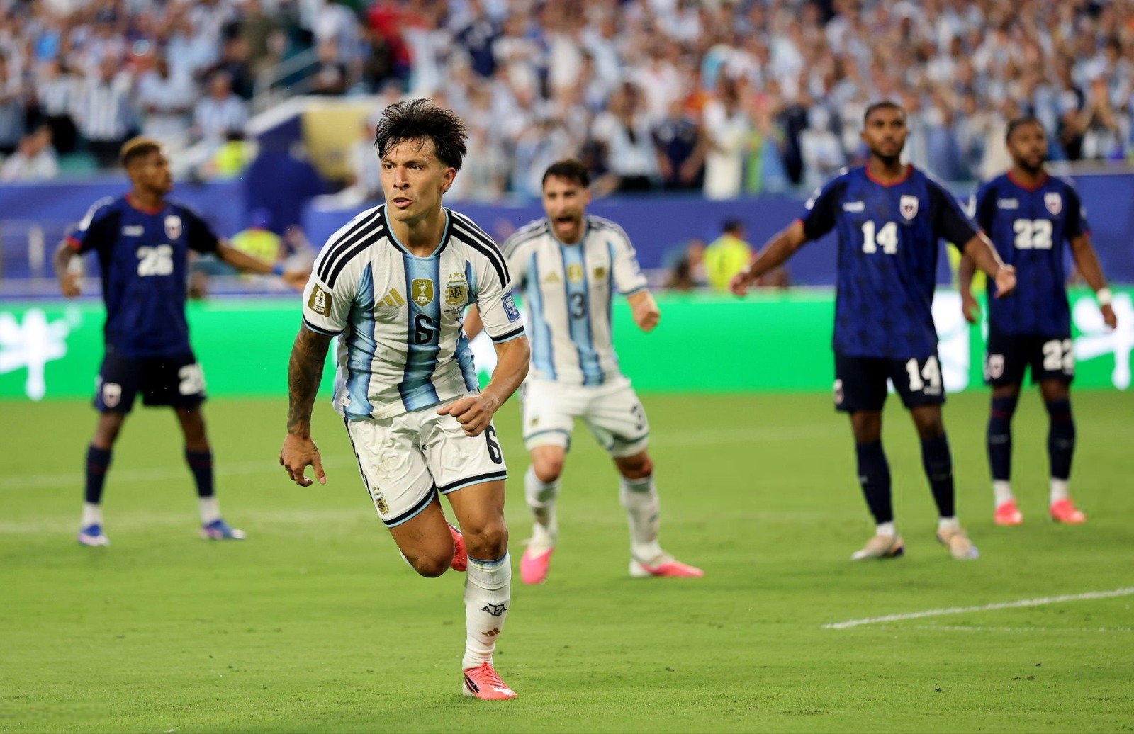 Argentina supera a Cabo Verde 3-2 en alargue y avanza a octavos