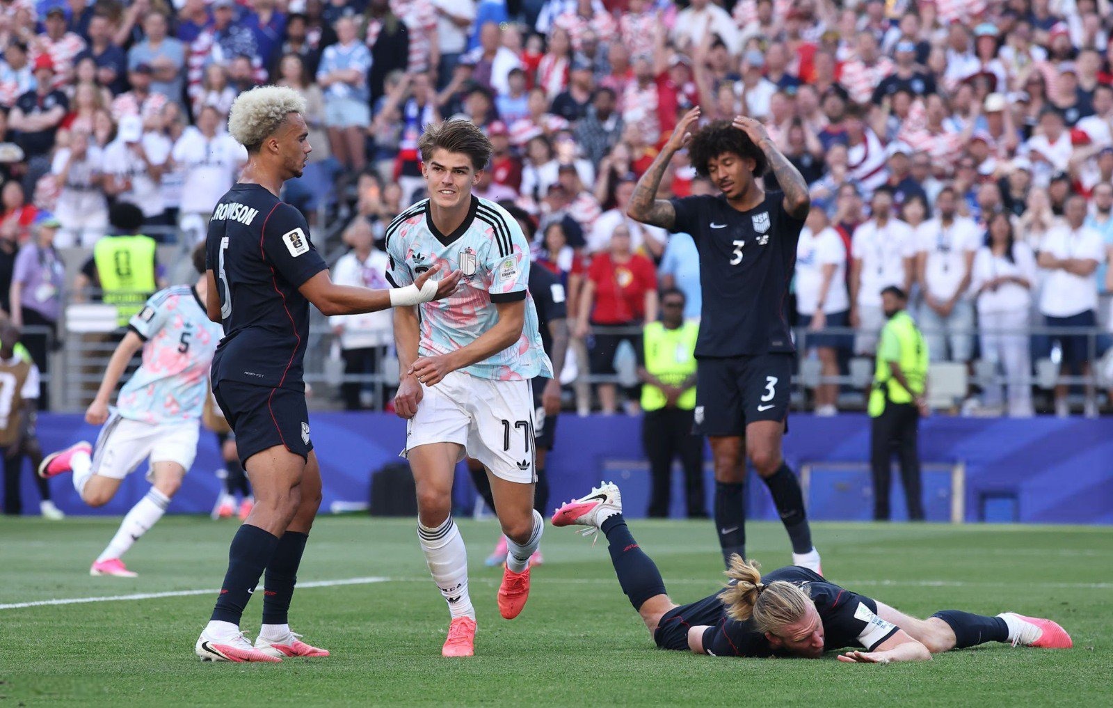 Bélgica derrumba a EEUU 4-1 y enfrentará a España - Bélgica celebró su victoria sobre EEUU en la Copa Mundial