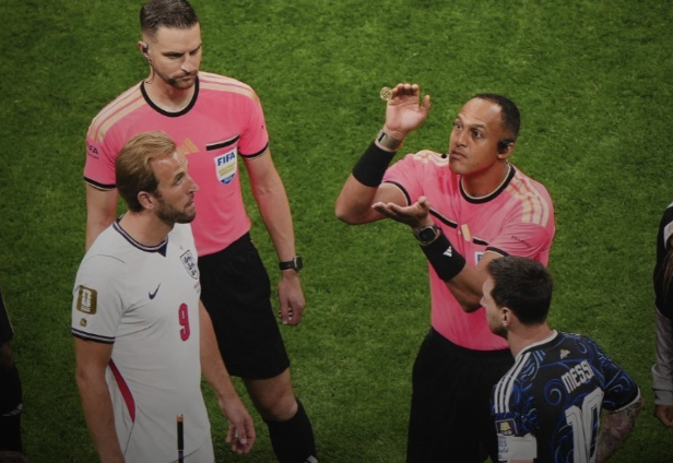 img of Messi muestra su 'espíritu maradoniano' en sorteo vs Inglaterra