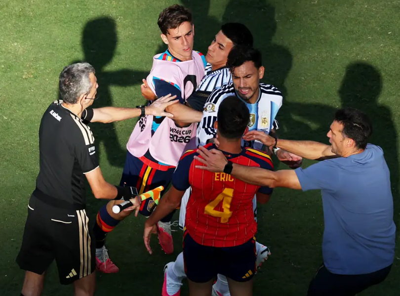 Argentina enfrenta investigación de la FIFA tras incidentes en la final - La FIFA analizará los incidentes en la final del Mundial 2026