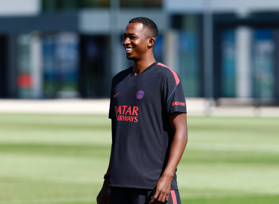 Willian Pacho se reincorpora a los entrenamientos del PSG tras el Mundial 2026 - Willian Pacho en su primer entrenamiento con el PSG tras el Mundial