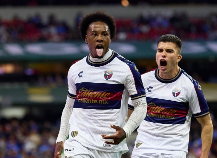 Jhojan Julio sella victoria del Atlante con gol y asistencia en Liga MX