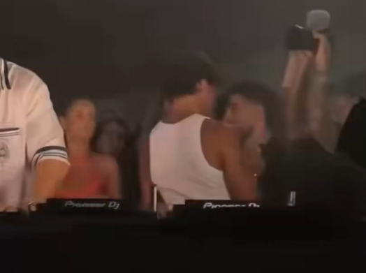 img of Ferran Torres celebra con Ilia Topuria en Ibiza