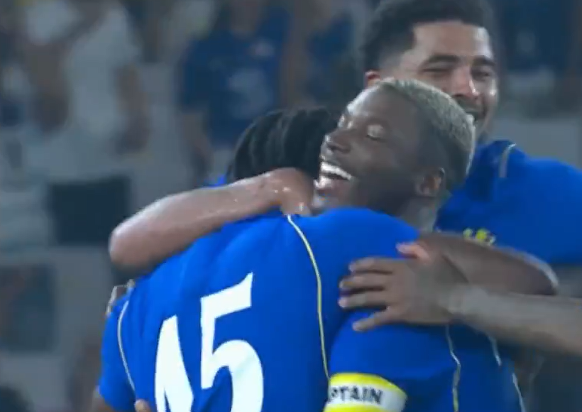 Moisés Caicedo marca un golazo para el Chelsea ante el AC Milan