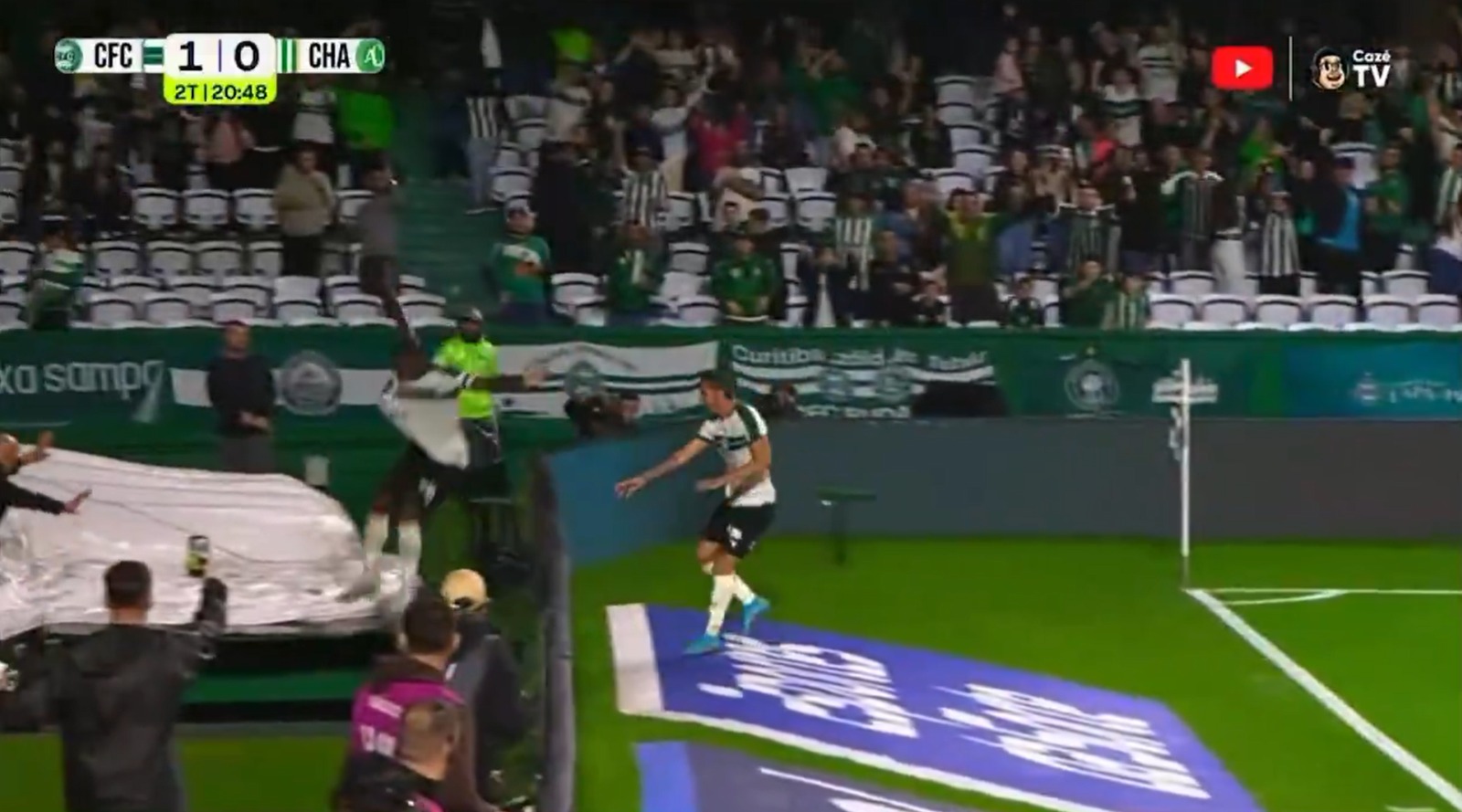 Jacy Maranhão sufre caída al túnel del vestuario tras festejar gol anulado