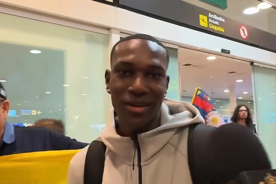 Josué Caicedo: "Mi sueño es debutar en Primera" con el Barça - Josué Caicedo en su presentación con el Barça Atlètic