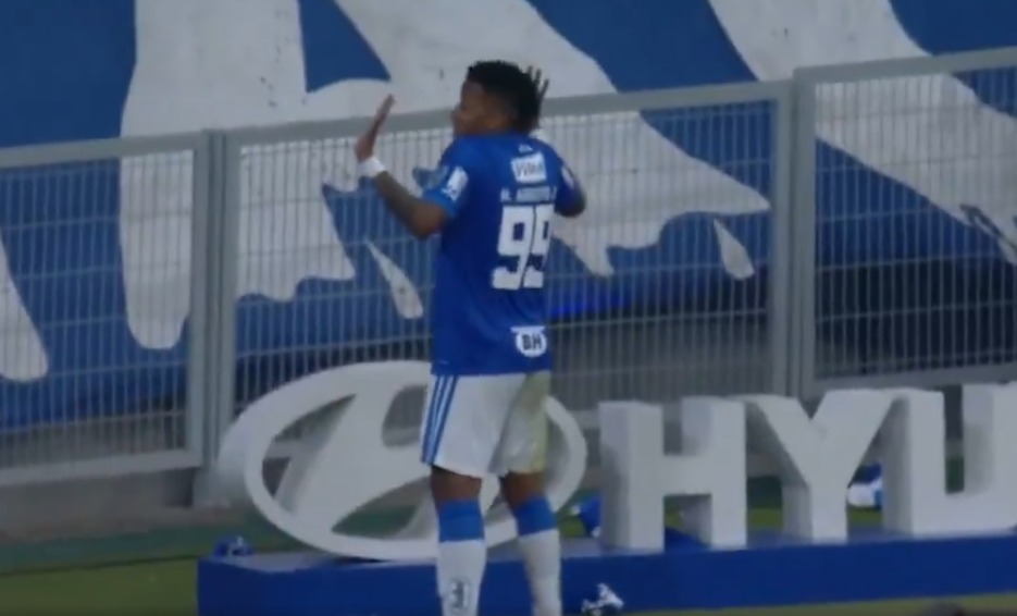 Keny Arroyo sella la victoria con un golazo en la Libertadores