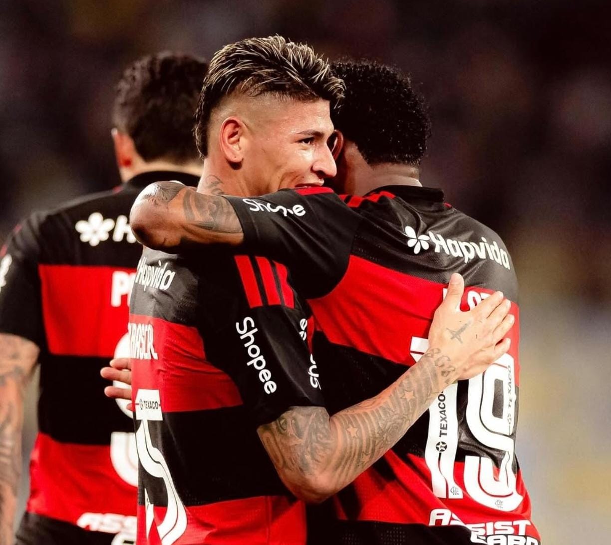 Gonzalo Plata brilla con asistencia en victoria de Flamengo