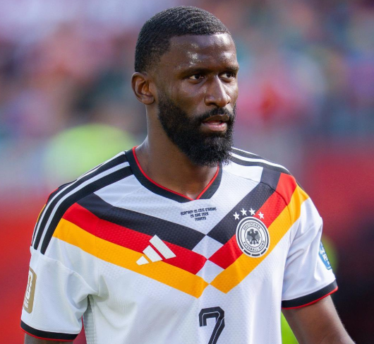 Rüdiger cierra su paso por Alemania y se concentra en el Real Madrid - Antonio Rüdiger anuncia su retirada de la selección alemana para enfocarse en el Real Madrid.