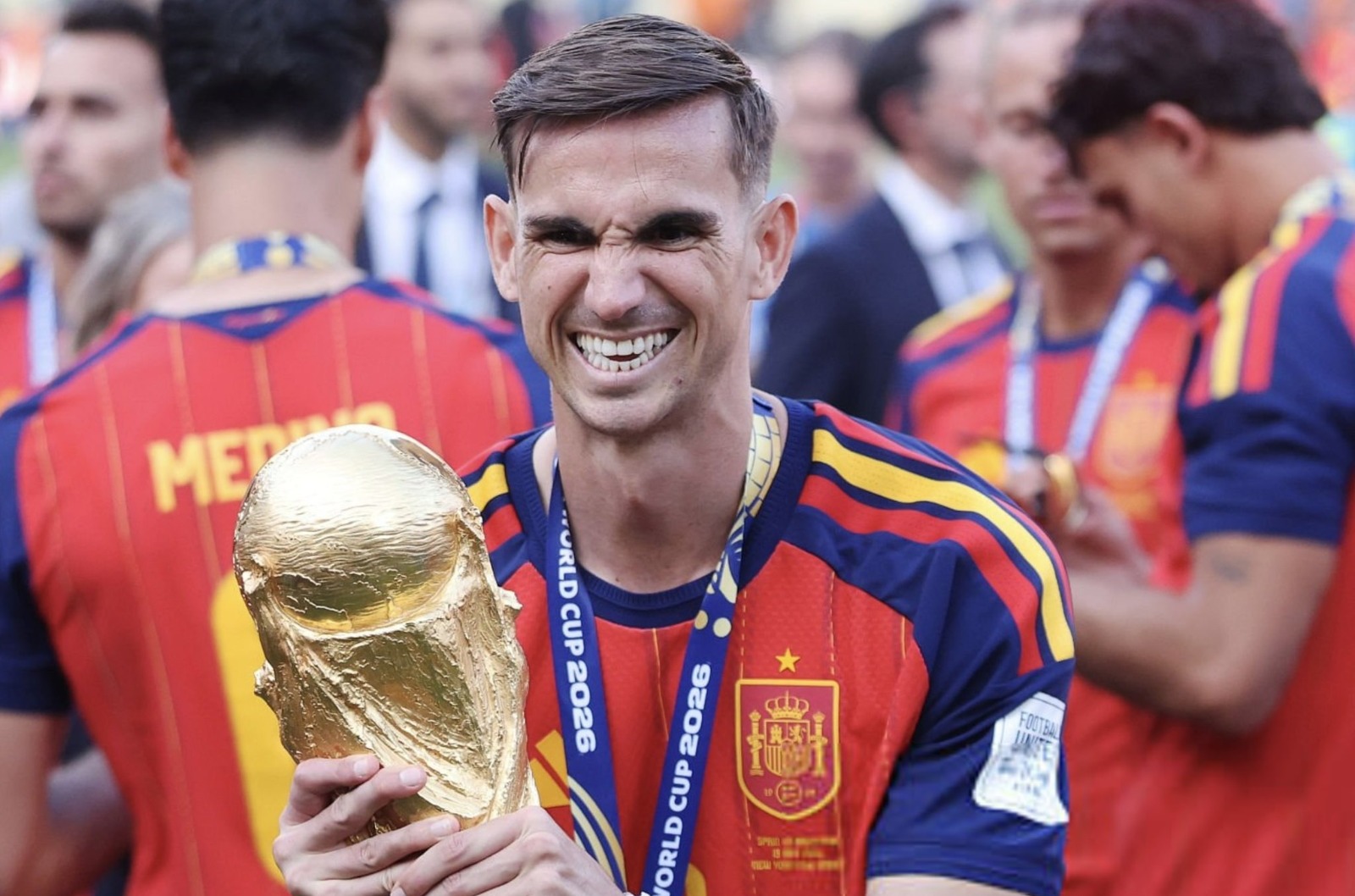 Fabián Ruiz afirma que nadie superó su temporada de títulos - Fabián Ruiz celebra sus títulos de Ligue 1, Champions y Mundial 2026.