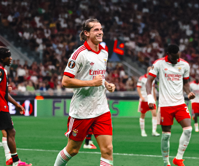 Milan cae 2-0 ante Benfica tras gol de Lukébakio a los 16'