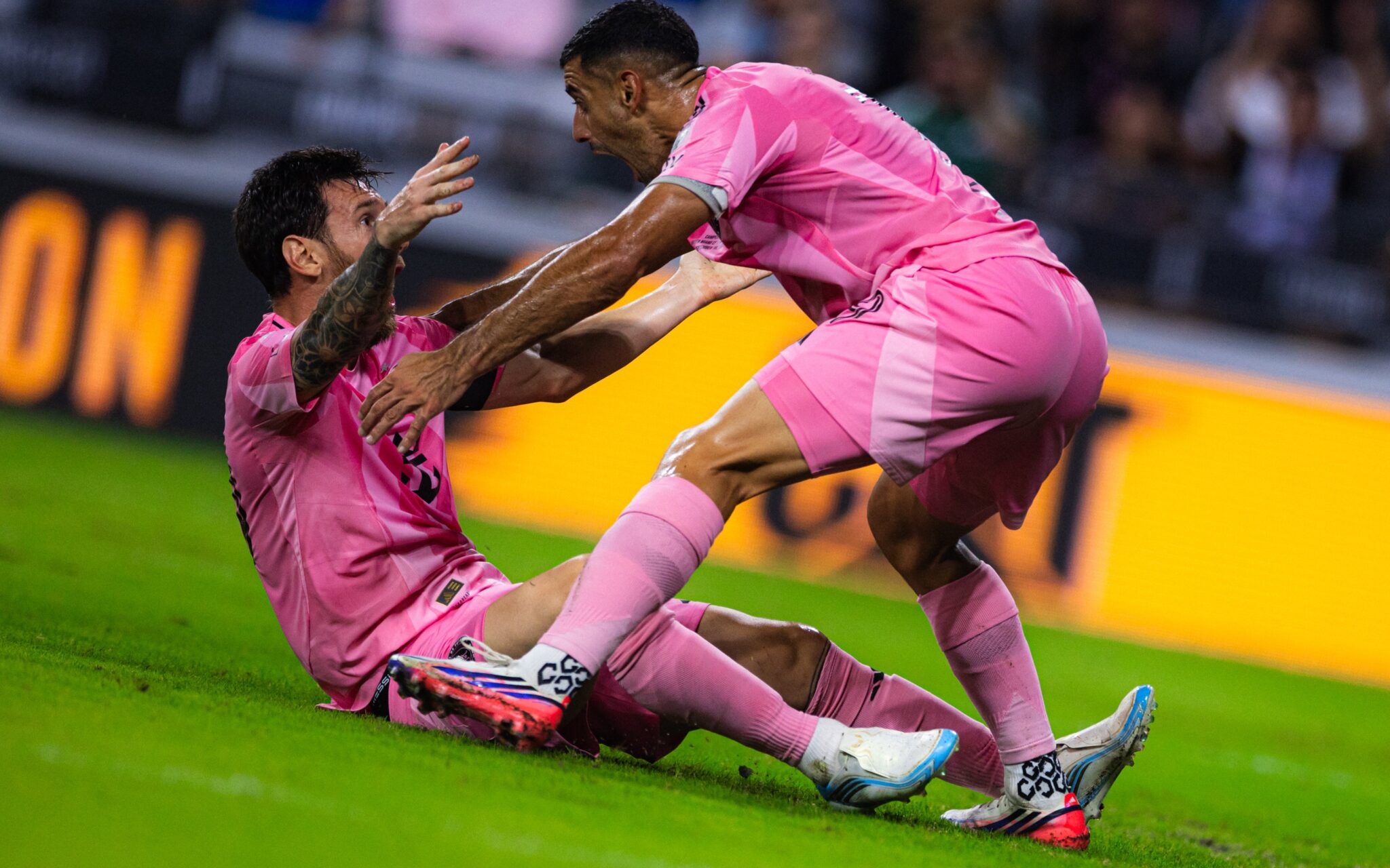 img of Messi remata de cabeza su gol 100 y corona a Inter Miami en la Campeones Cup