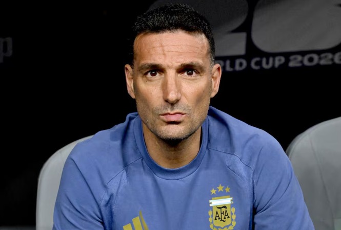 Scaloni confirma su disposición a negociar una nueva extensión antes de que venza su contrato en diciembre - Scaloni habla sobre su futuro mientras la Albiceleste se prepara para los próximos amistosos internacionales.