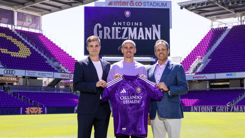 ¡Adiós a Europa! Antoine Griezmann voló a Orlando para cerrar su fichaje por el Orlando City
