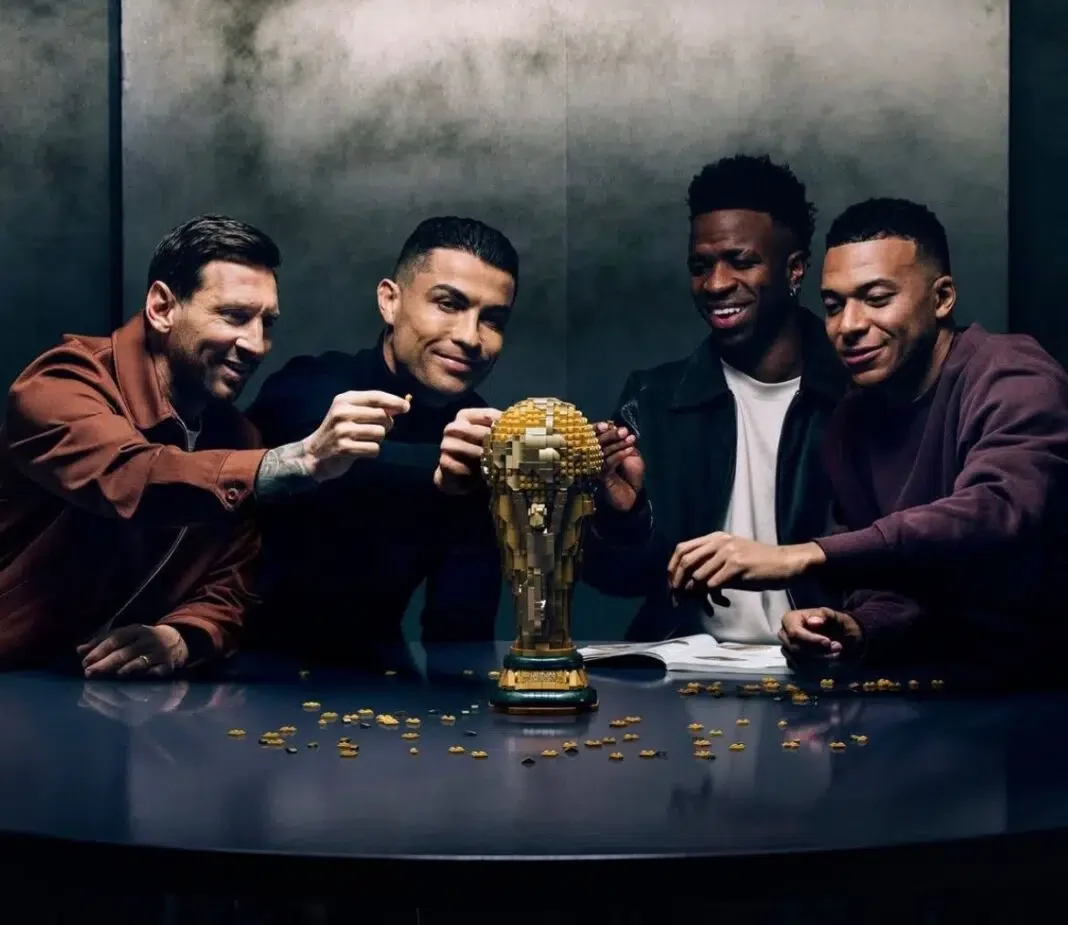 LEGO revoluciona el mundo del fútbol con un anuncio épico que reúne a Ronaldo, Messi, Mbappé y Vinicius Jr